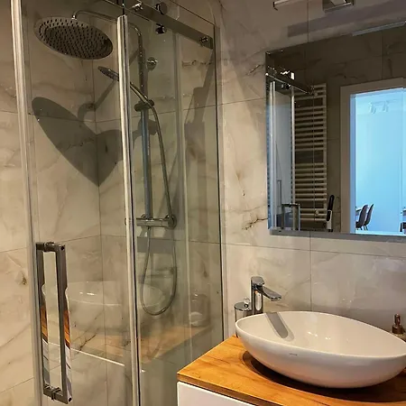 Leaf Prywatne Miejsce Parkingowe * Łódź