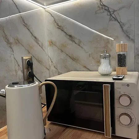 Leaf Prywatne Miejsce Parkingowe *