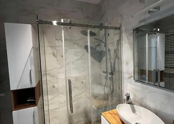 Апартаменты Leaf Prywatne Miejsce Parkingowe *