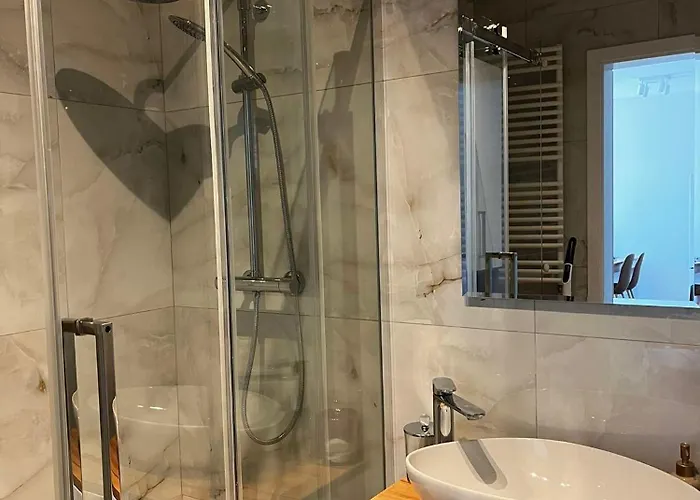 Leaf Prywatne Miejsce Parkingowe * Лодзь