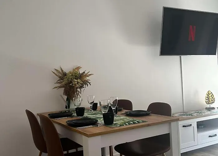 Апартаменты Leaf Prywatne Miejsce Parkingowe Лодзь